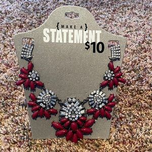 STATEMENT necklace